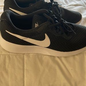 Nike Tanjun Sneakers